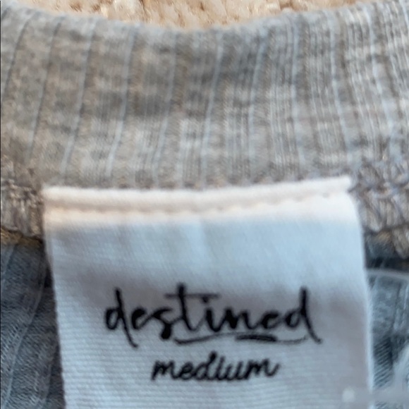 Simple gray top - Picture 2 of 2